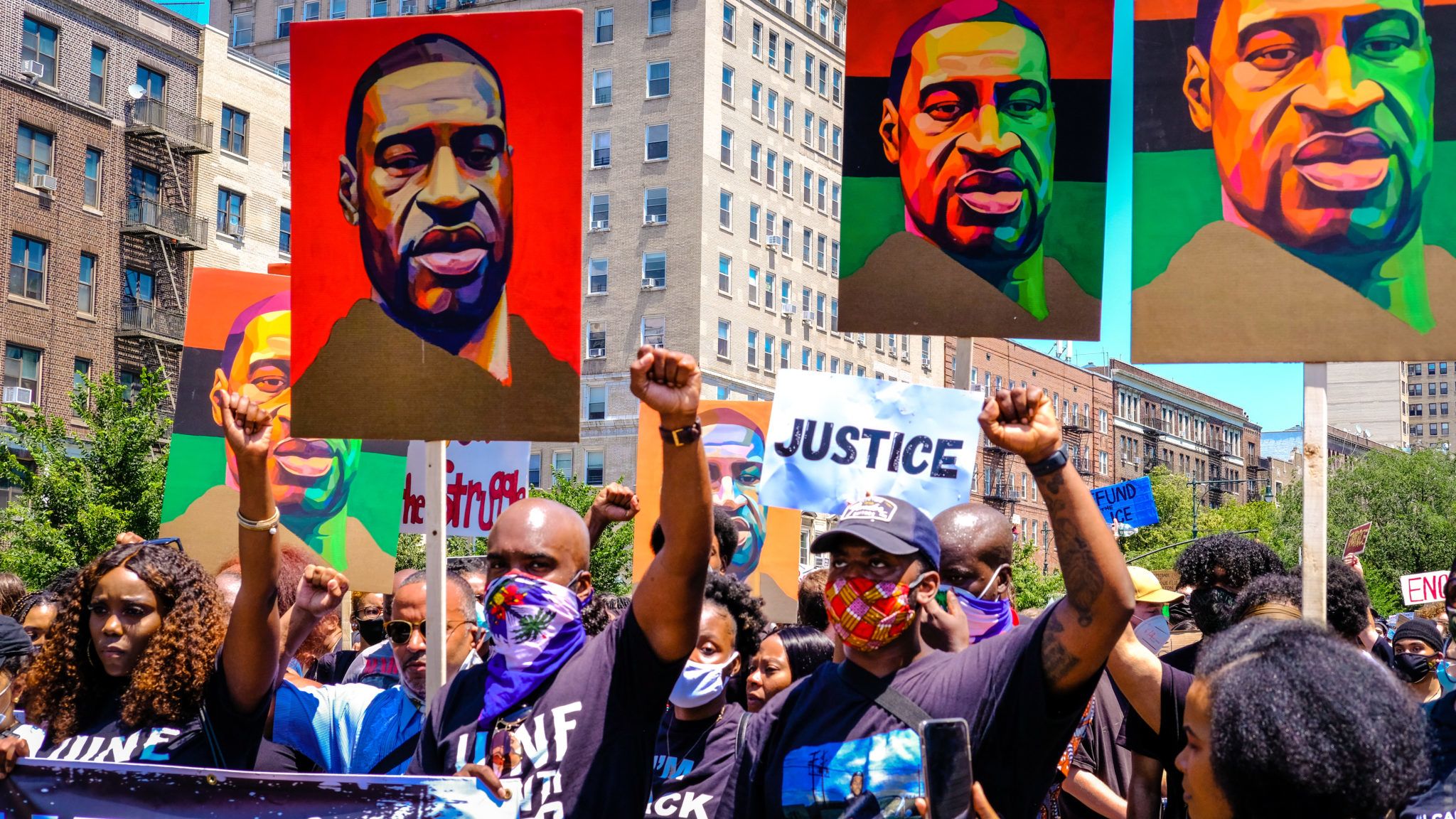 https://academy.ishr.ch:443/upload/site/george-floyd-signs-protests-shutterstock_1759624244-2048x1152-1.jpg